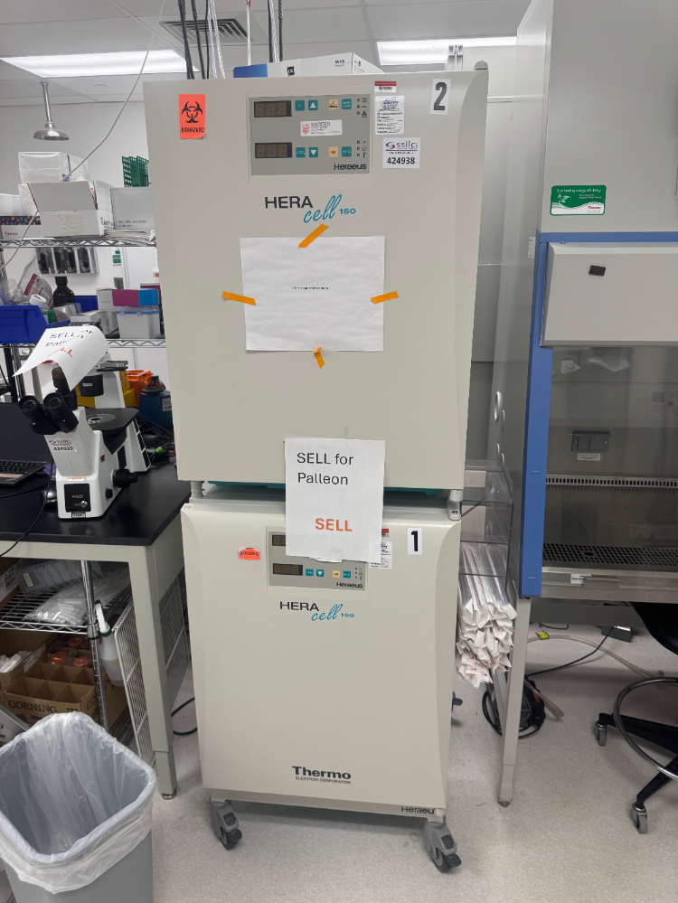 Image of Heraeus HERAcell 150 Double Stack CO2 Incubator